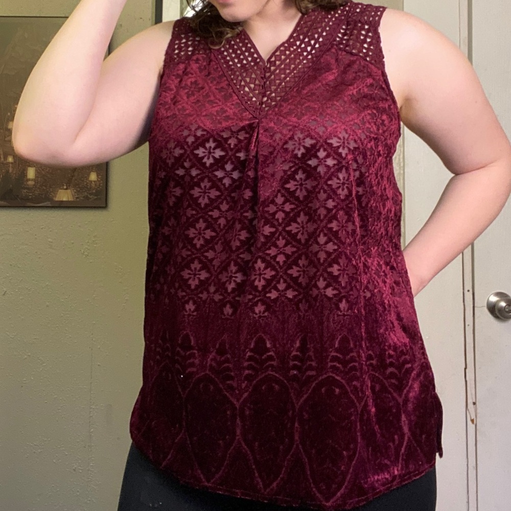 Valerie Stevens Detailed Blouse